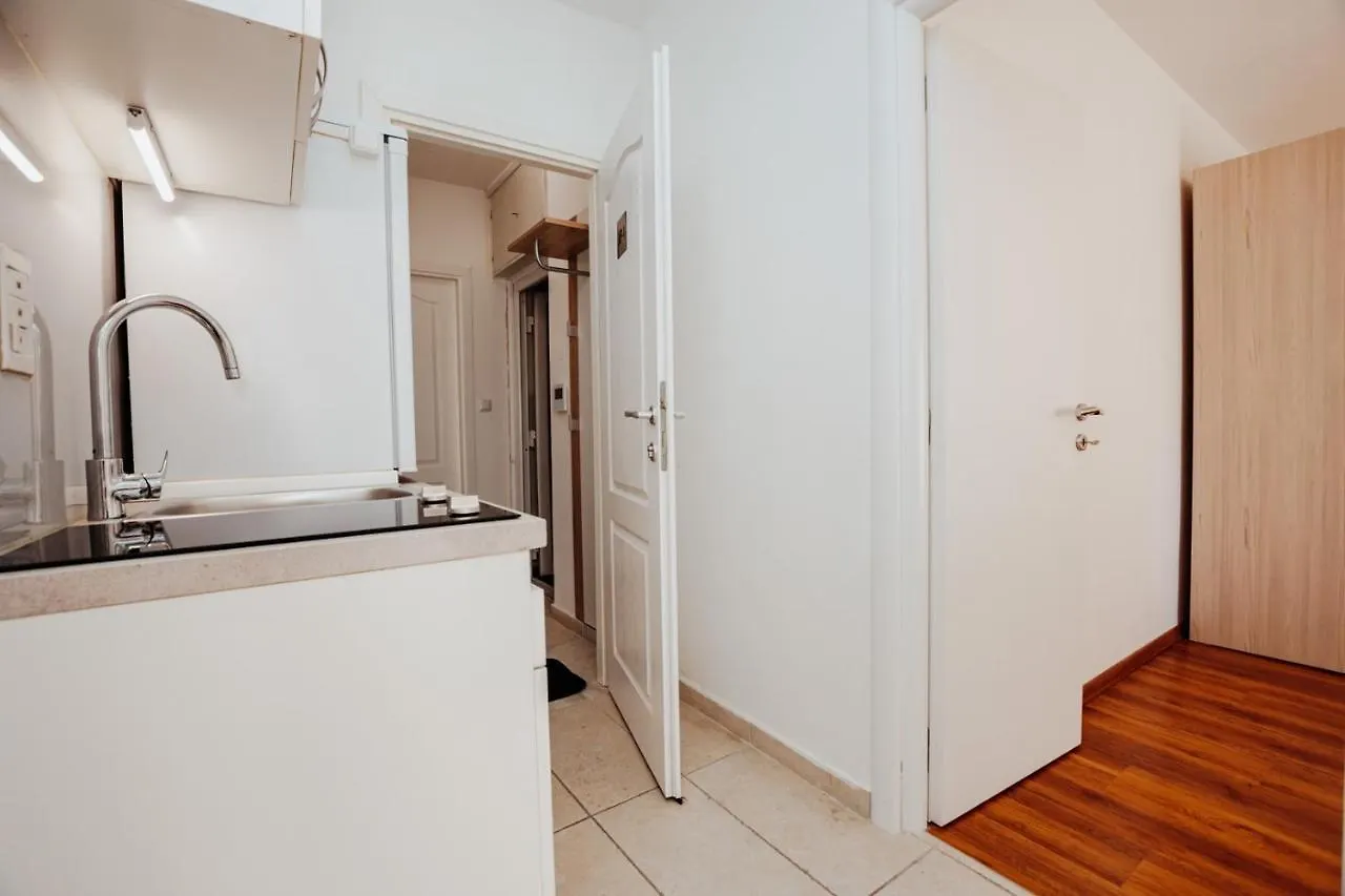 Double And Single S Apartments Zadar