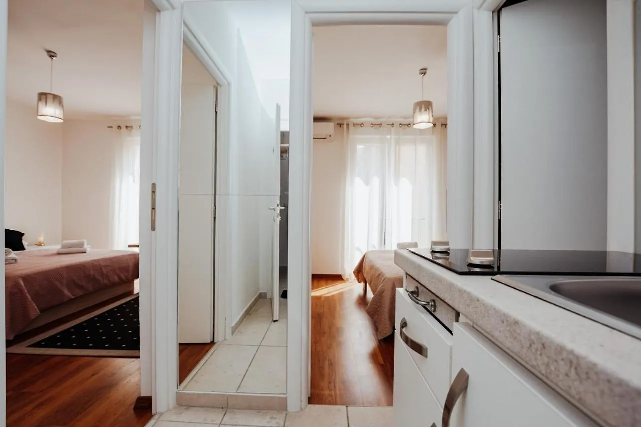 Double And Single S Apartments Zadar Kroatië